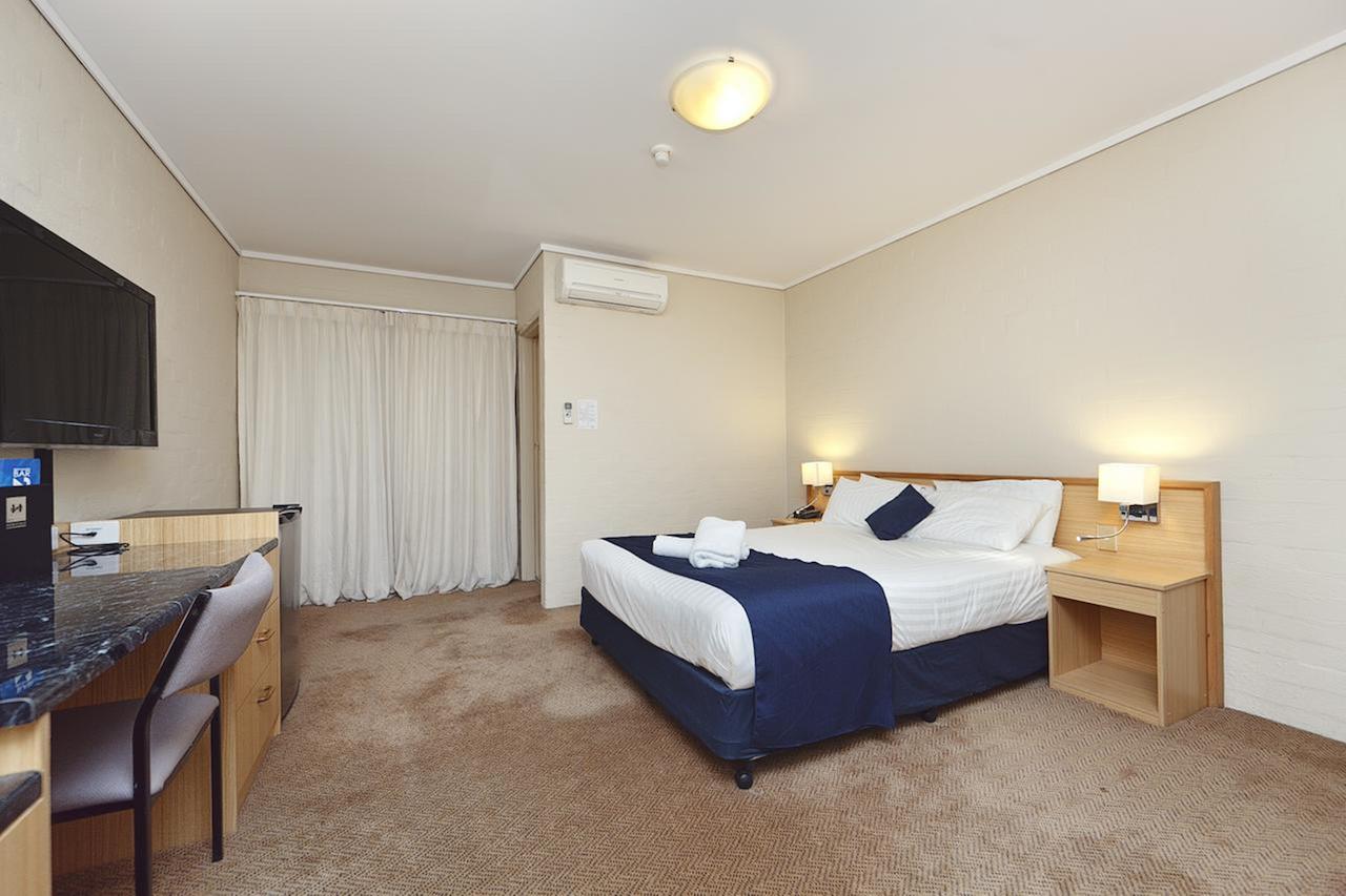 Ibis Styles Canberra - Accommodation ACT 18
