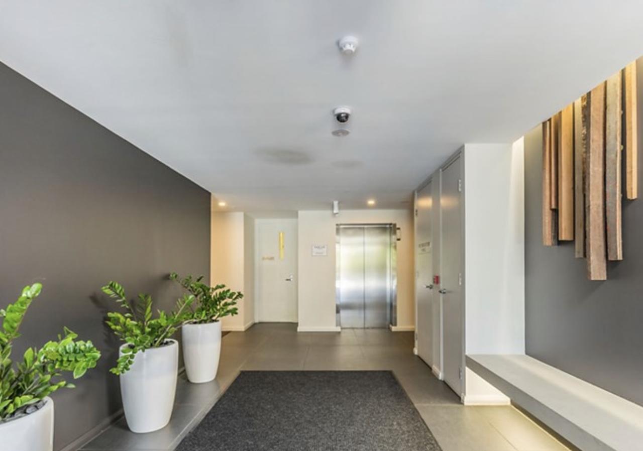 Modern Executive Apt@Barton*1BR*WiFi*Gym*Secure Parking*Canberra - Accommodation Find 16