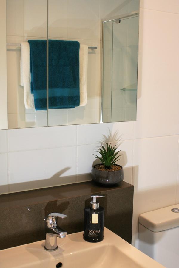 Modern Executive Apt@Barton*1BR*WiFi*Gym*Secure Parking*Canberra - Redcliffe Tourism 13