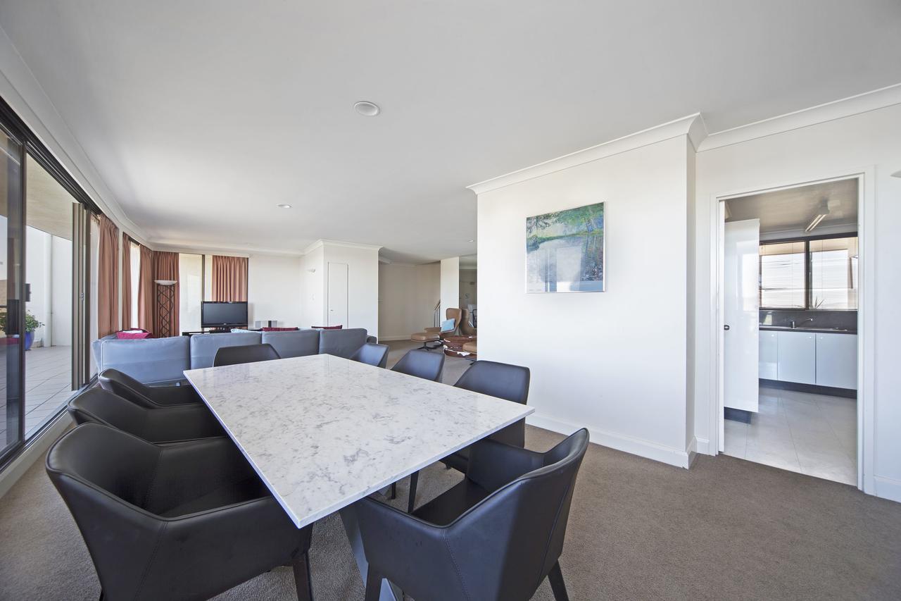 BreakFree Capital Tower Apartments - Accommodation Find 32
