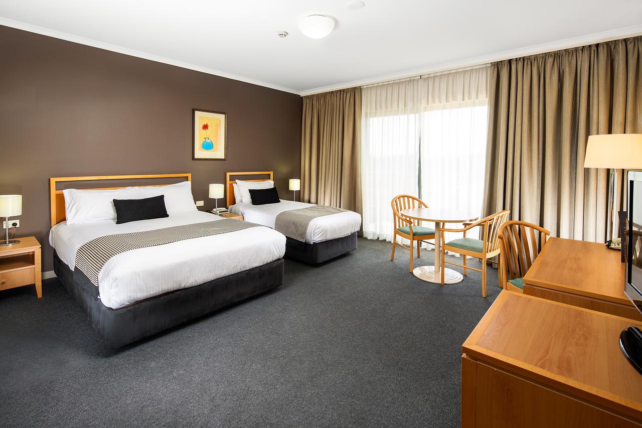 The Woden Hotel - New South Wales Tourism 