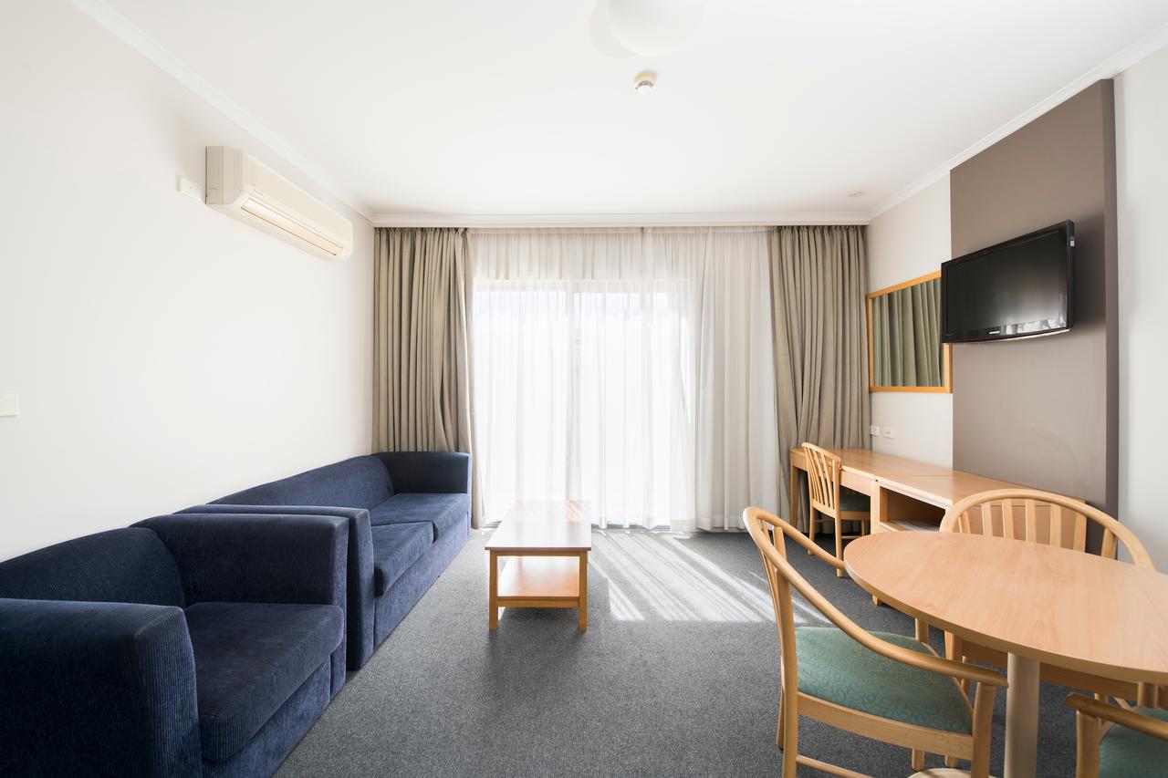 The Woden Hotel - Accommodation Find 15