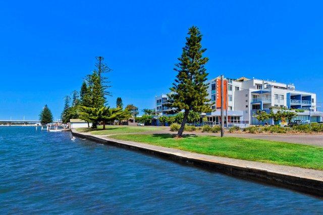 Lakeside Waterfront Apartment 18 The Entrance - Redcliffe Tourism 39