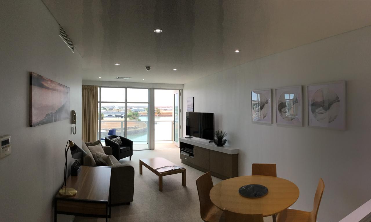 Wallaroo Marina Waterfront Luxe Apartment - Redcliffe Tourism 1