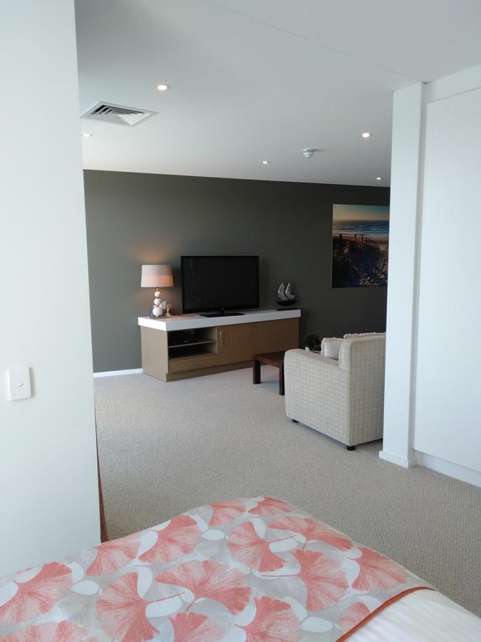 Wallaroo Marina Executive Apartments - Redcliffe Tourism 3