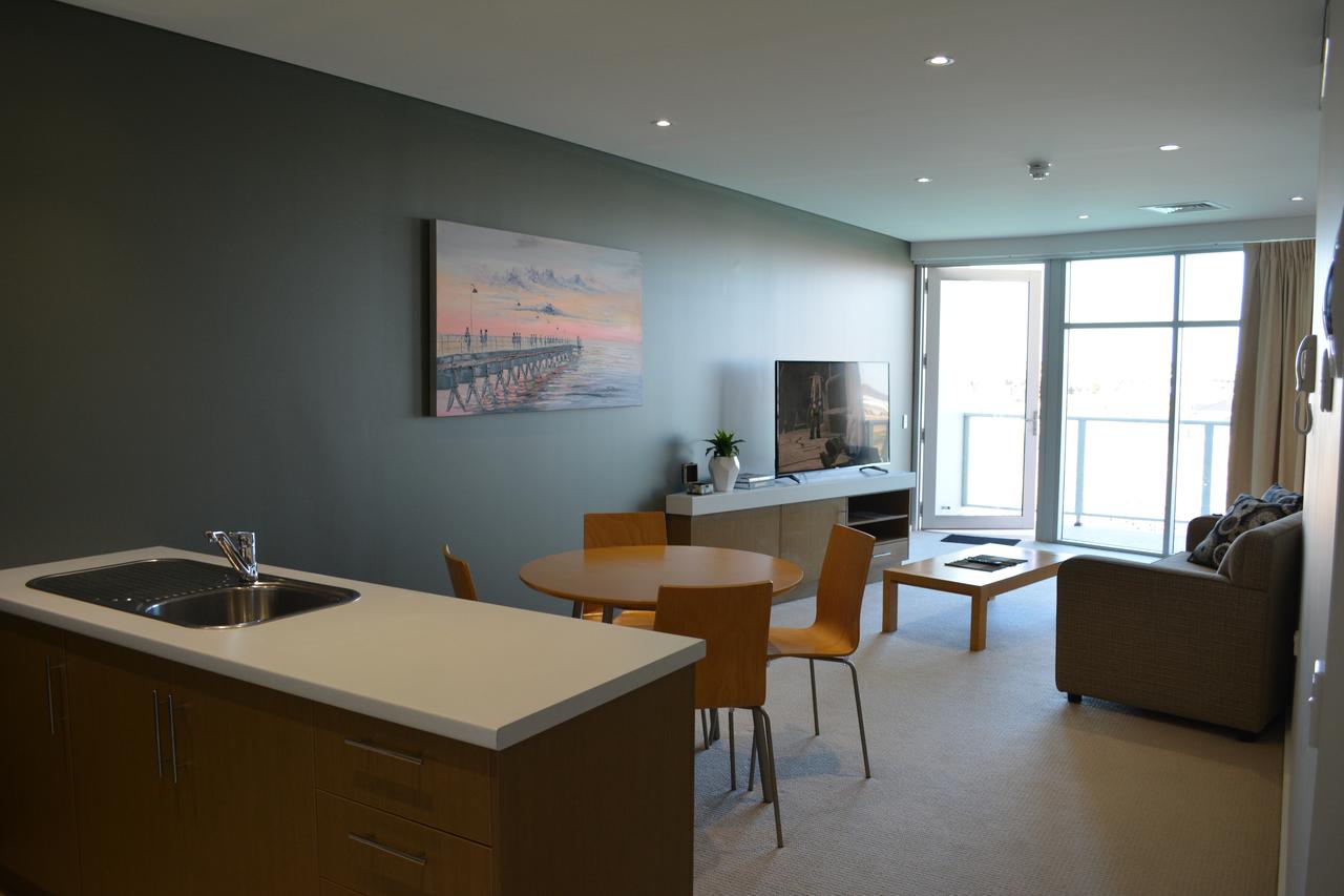 Wallaroo Marina Luxury Apartment - Accommodation ACT 13