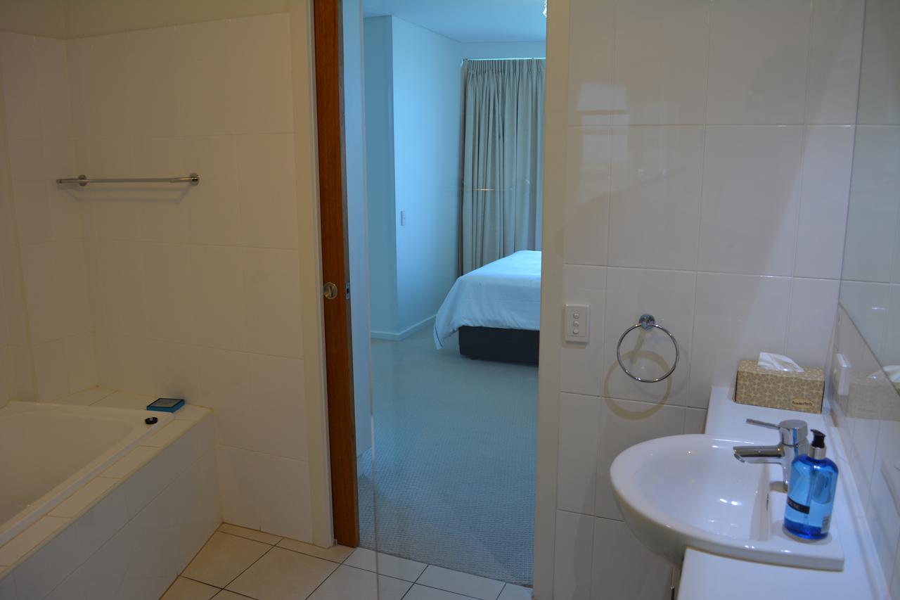Wallaroo Marina Luxury Apartment - Redcliffe Tourism 20