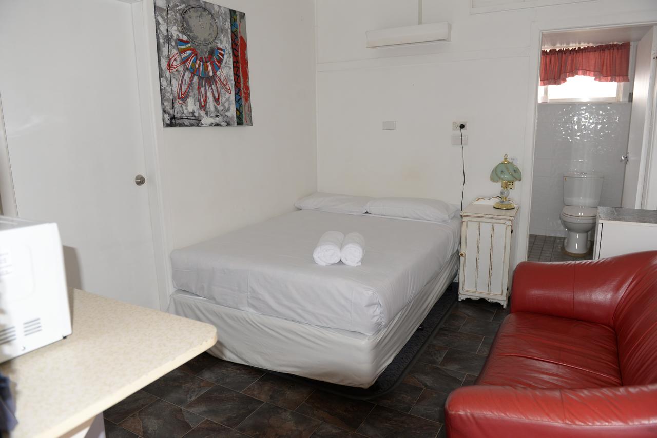Ardeanal Motel - Accommodation Find 25