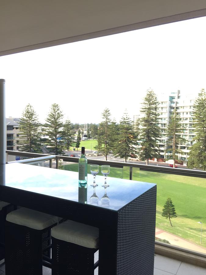 Beachside Luxury getaway in Glenelg - Accommodation Adelaide