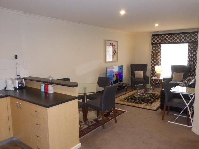 Adelaide City Apartment - 3br, 2bath & Carpark - Redcliffe Tourism 6