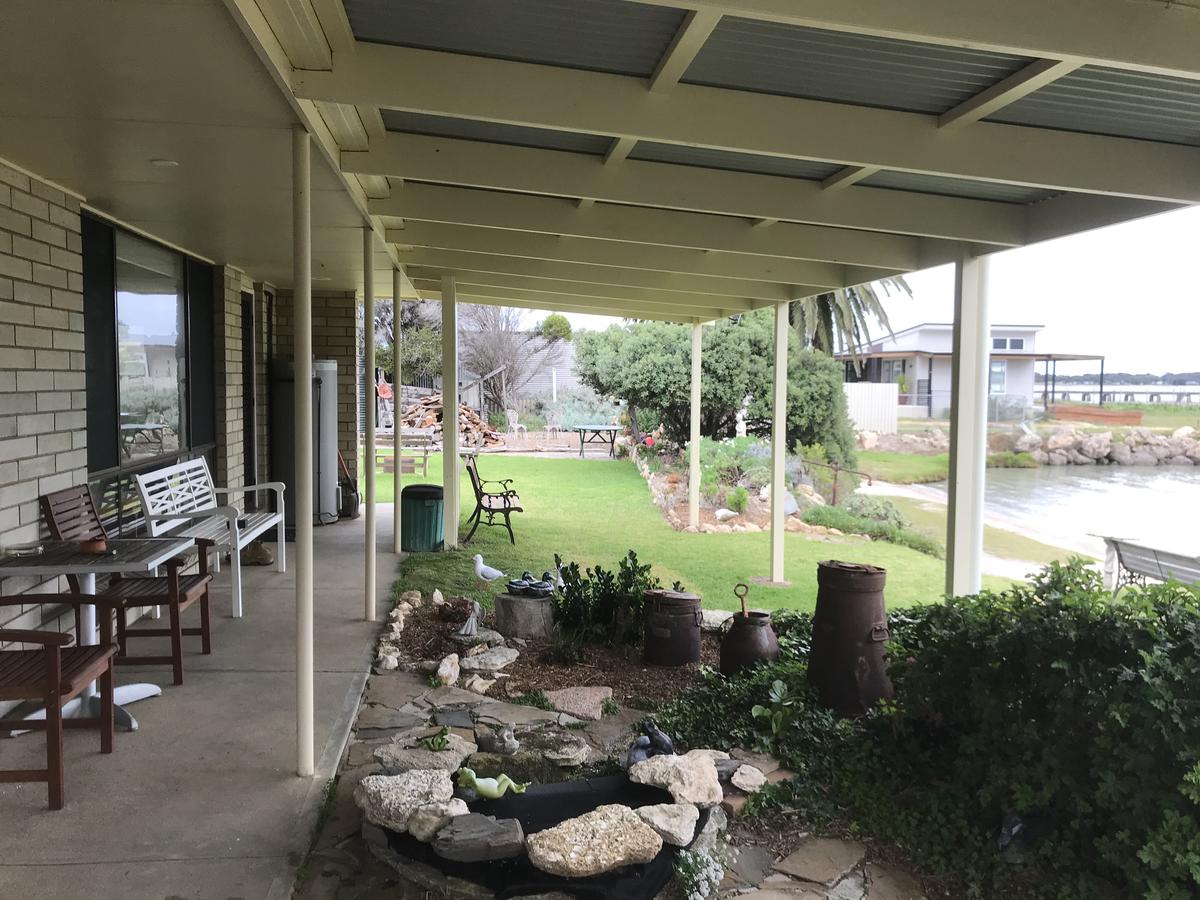 Hydeaway Bay - Own Private Bay + Kayaks - Accommodation Find 23