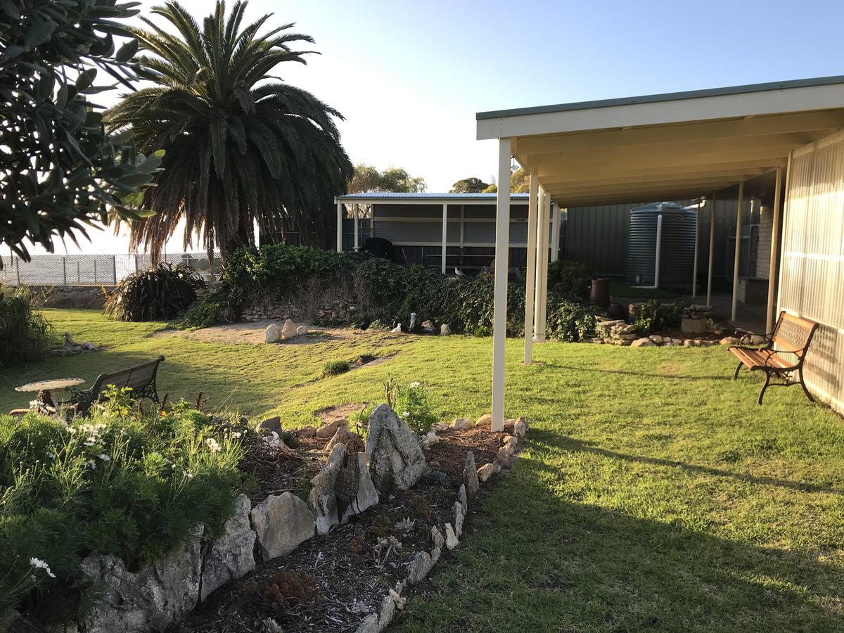 Hydeaway Bay - Own Private Bay + Kayaks - Accommodation Find 22