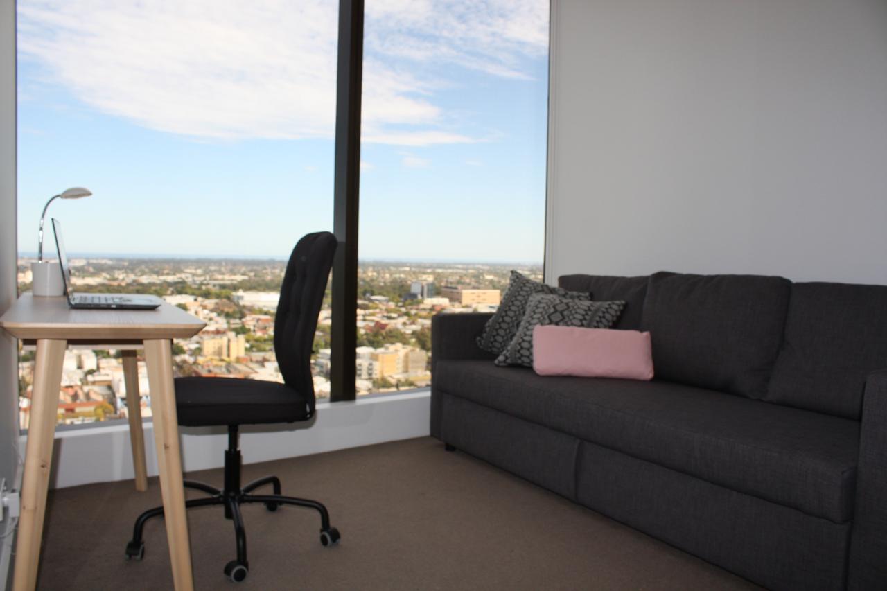 Modern CBD Apartment With Panoramic View - Accommodation Find 4