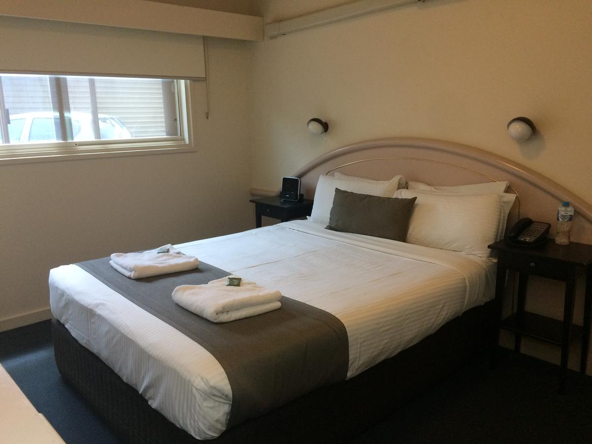 Adelaide Meridien Hotel & Apartments - Accommodation Find 25