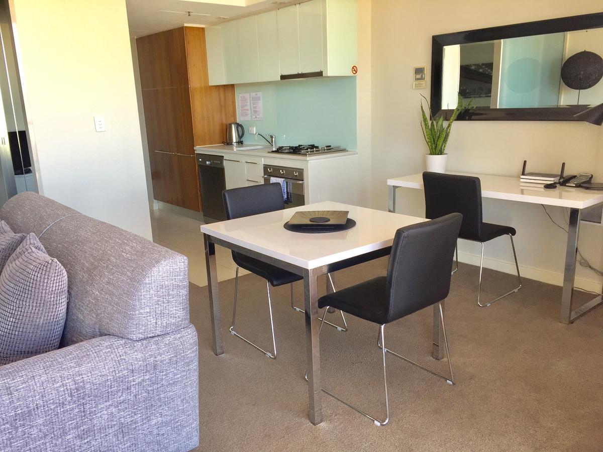 Adelaide DressCircle Apartments - North Terrace - thumb 15