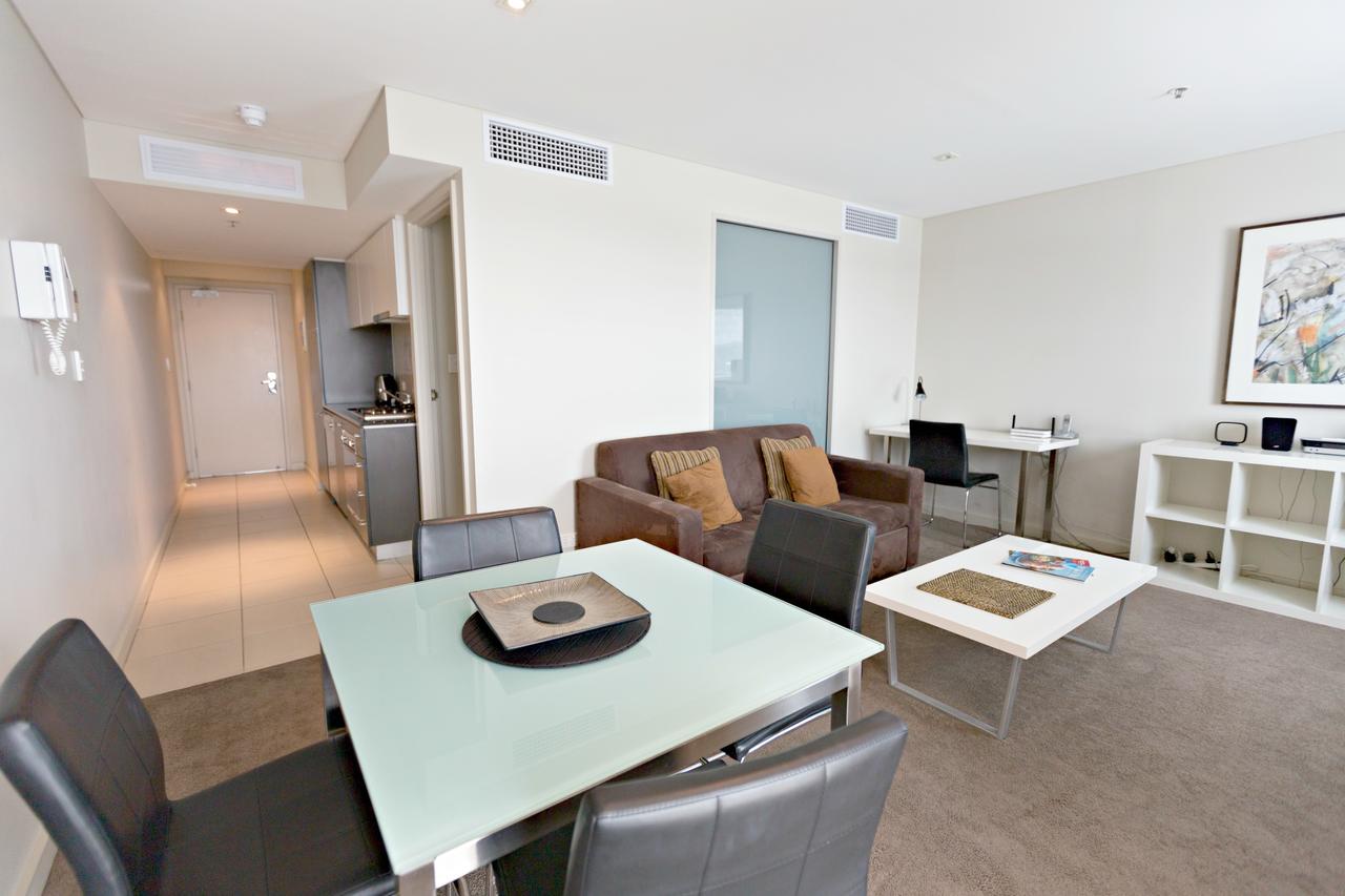 Adelaide DressCircle Apartments - North Terrace - thumb 12