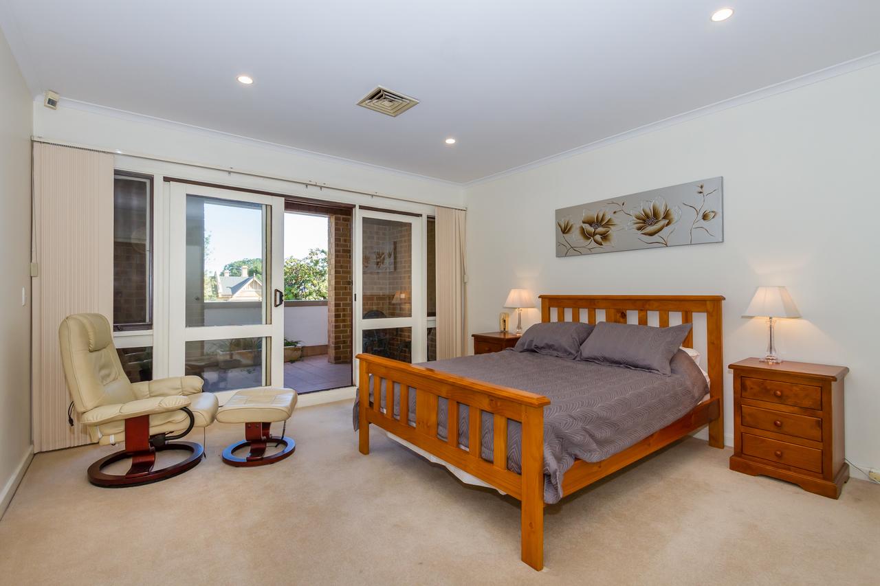 Close To City - Spacious 3 Bedroom Townhouse - Redcliffe Tourism 3