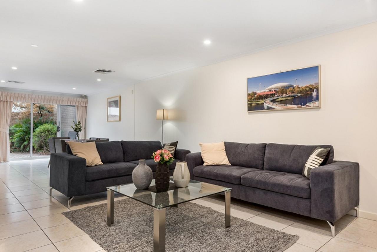 Close to City - Spacious 3 Bedroom Townhouse - Accommodation Adelaide