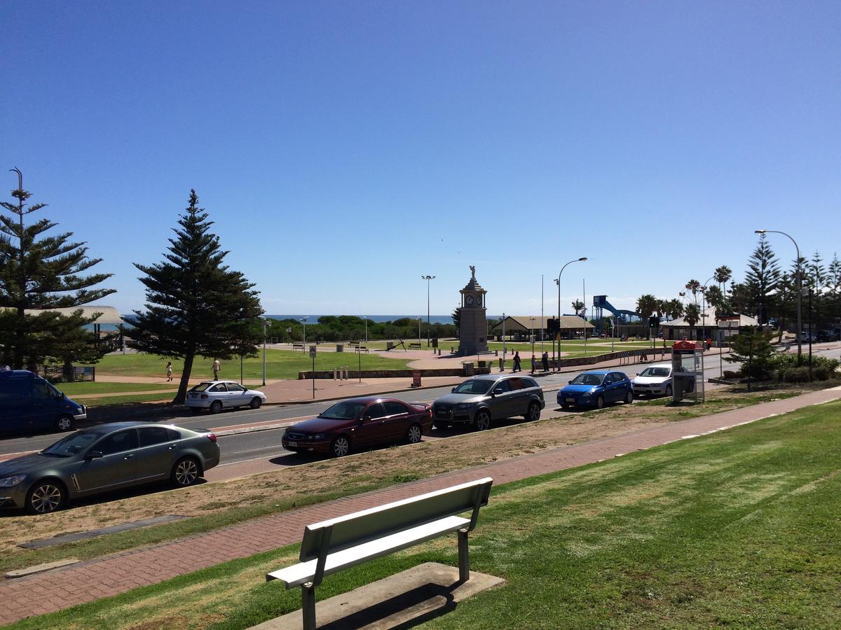 Adelaide - Semaphore Beach Front - Redcliffe Tourism 24