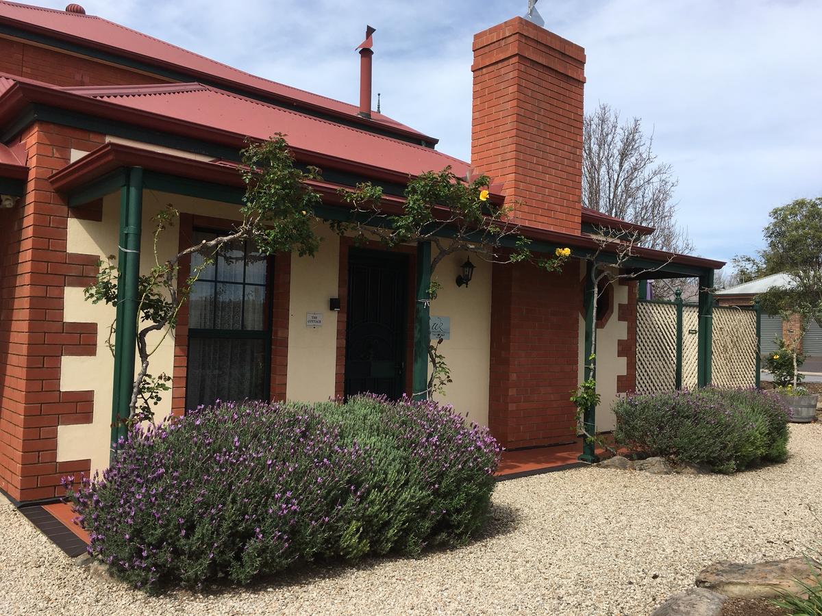 Wine And Roses Bed And Breakfast - Accommodation Find 14