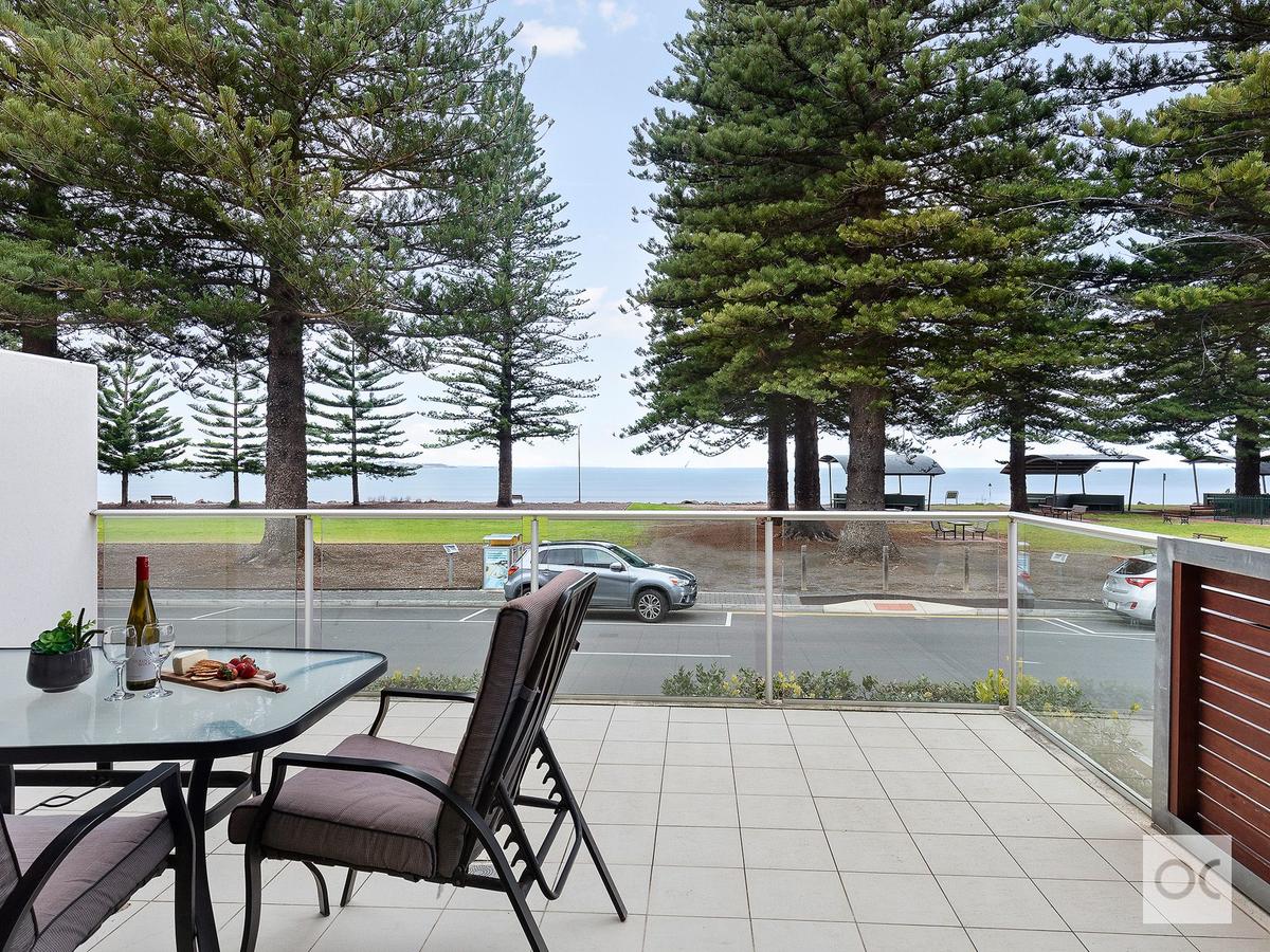 Breeze Beachfront Apartments - Accommodation Find 34