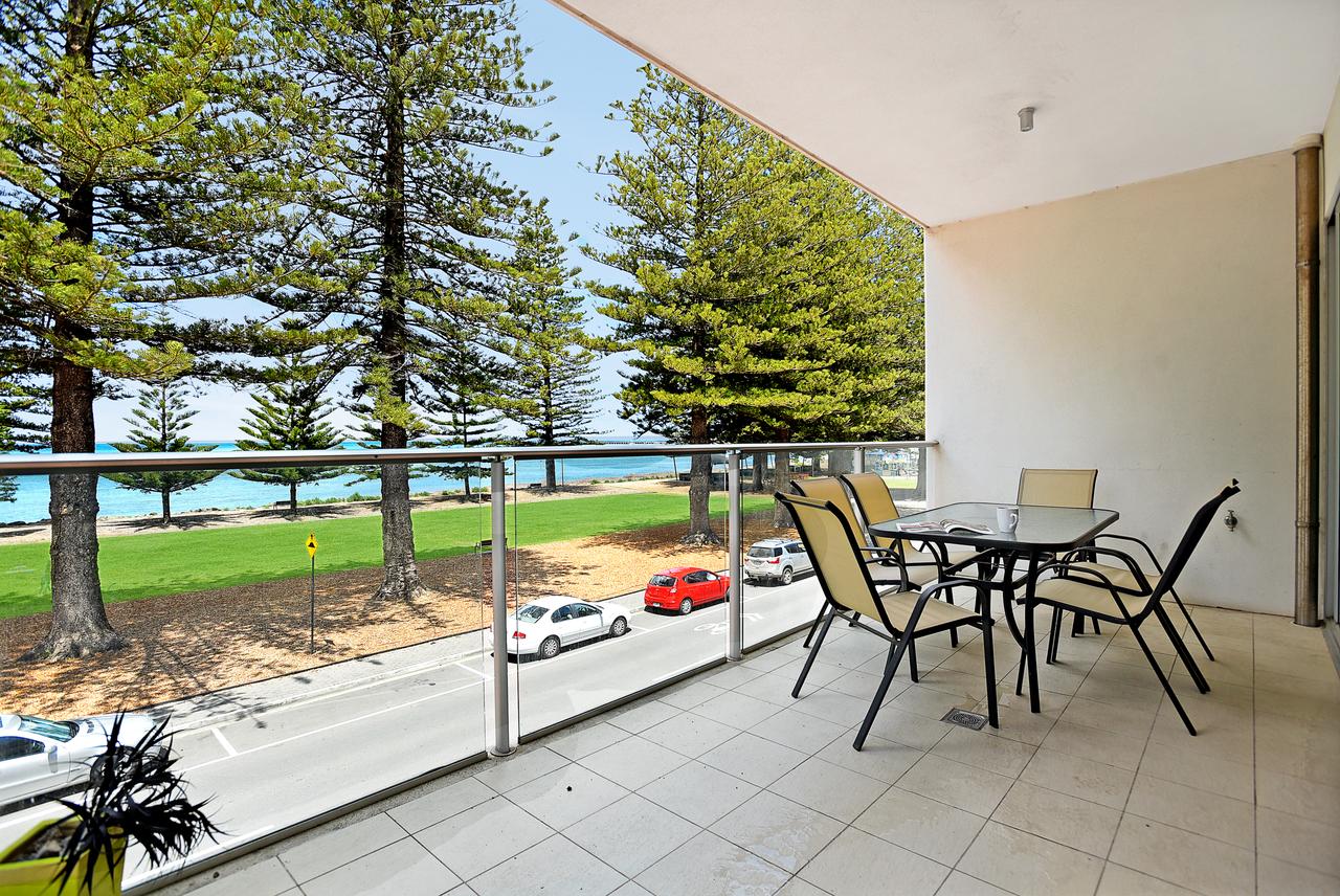 Breeze Beachfront Apartments - Accommodation Find 5