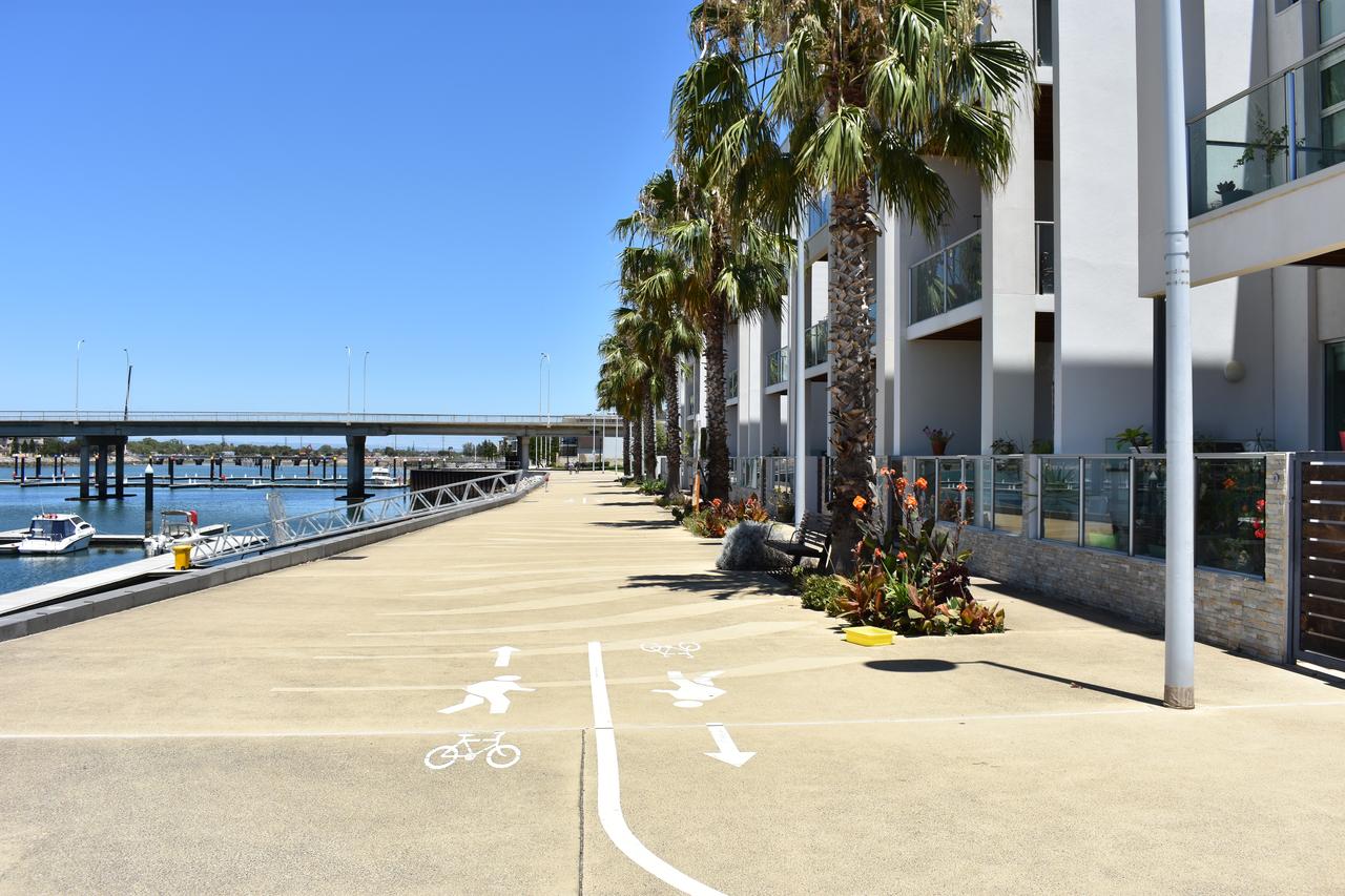 Breakwater Apartment - Redcliffe Tourism 5