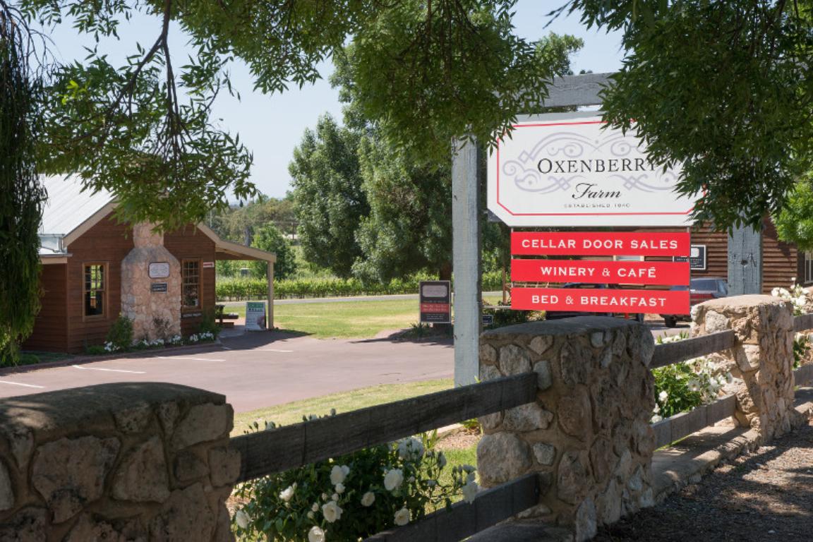 OXENBERRY FARM - Casino Accommodation