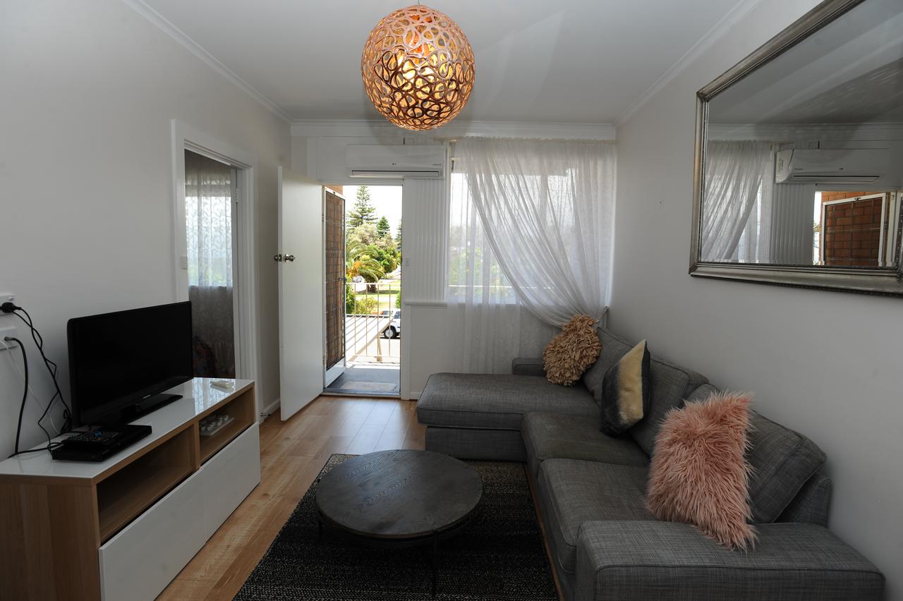Glenelg Holiday Apartments-The Broadway - Accommodation Adelaide