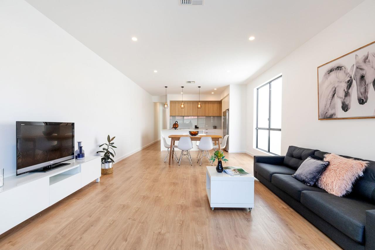 Brand New Affordable Luxury 3 Bedroom 3 Bathrooms House Close To Adelaide City, Chinatown, Beach, Adelaide Airport - thumb 5