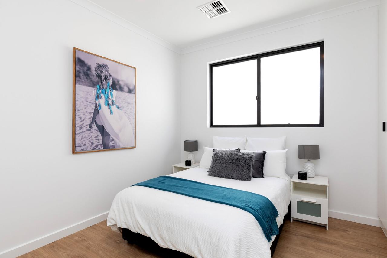 Brand New Affordable Luxury 3 Bedroom 3 Bathrooms House Close To Adelaide City, Chinatown, Beach, Adelaide Airport - thumb 11