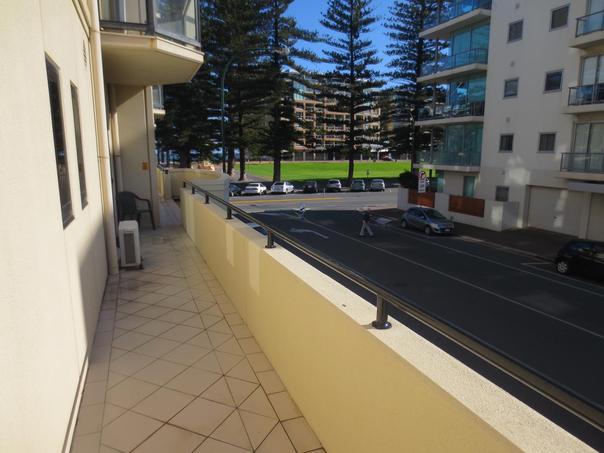 Holdfast Shores Apartments - Redcliffe Tourism 13