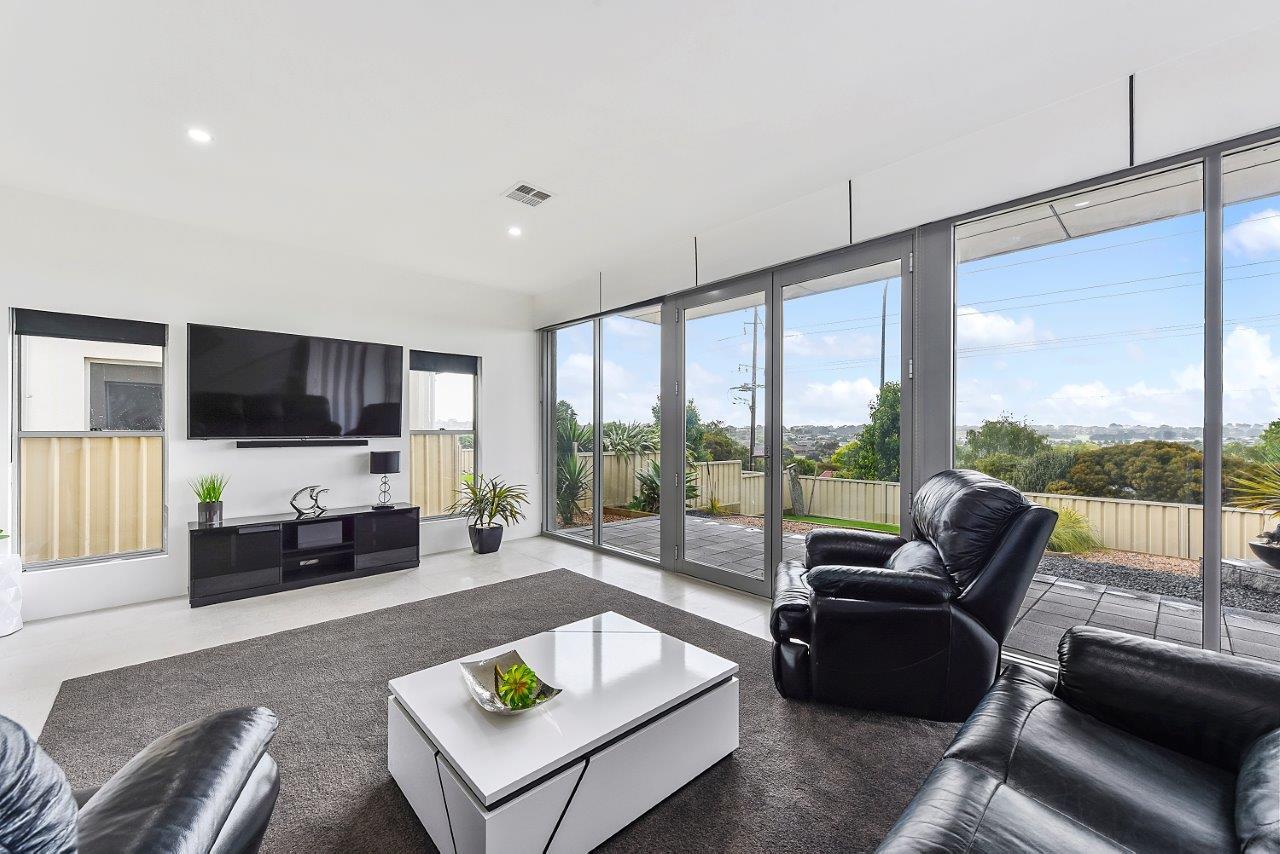 KENNEDY EXECUTIVE TOWNHOUSE - Redcliffe Tourism 18