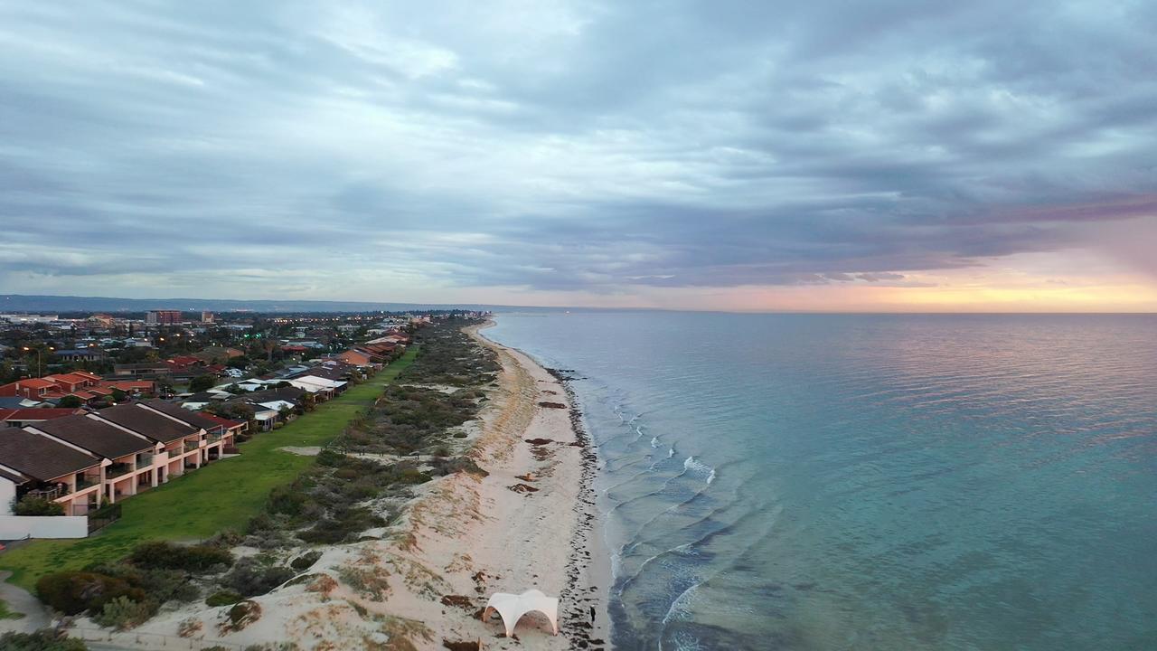 Luxurious 3 Bedroom Beachfront - Panoramic Views - Redcliffe Tourism 1