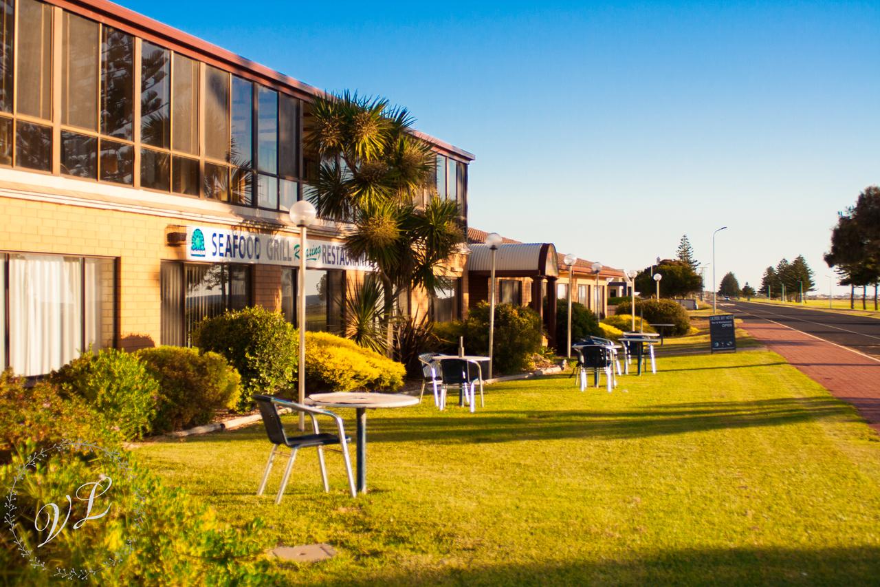 Lacepede Bay Motel  Restaurant - New South Wales Tourism 