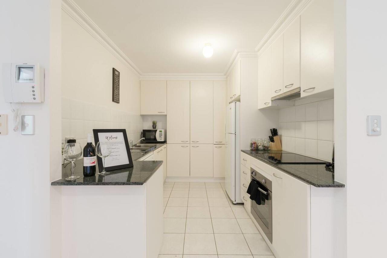 One Bedroom In Adelaide’s East End FREE WIFI*Netflix*Parking - Accommodation ACT 3