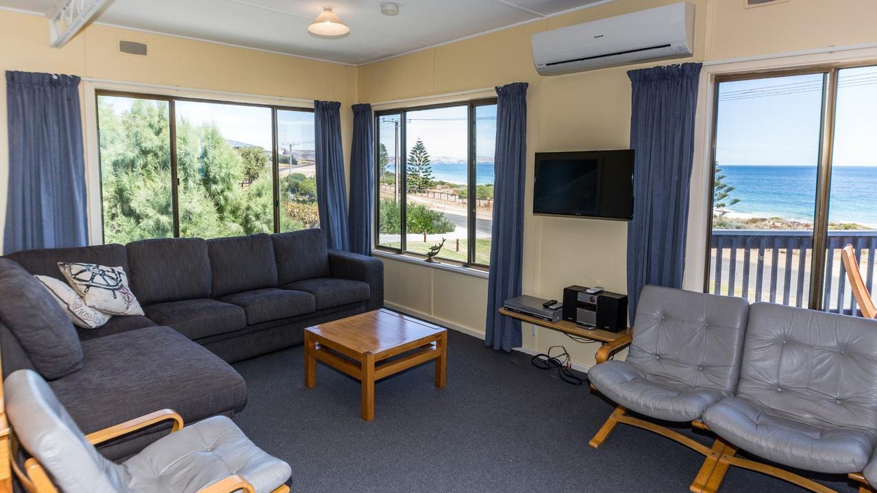Sandy Feet - 31 Gold Coast Drive - Accommodation ACT 16