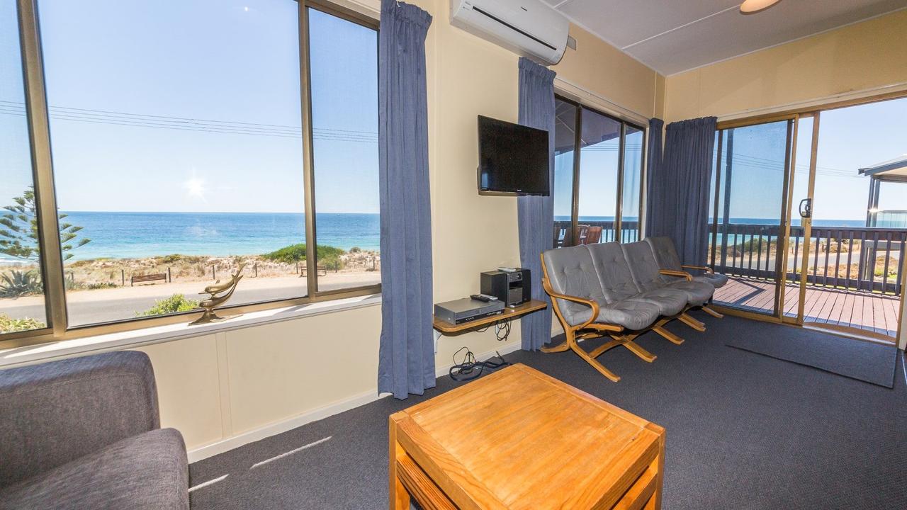 Sandy Feet - 31 Gold Coast Drive - Accommodation ACT 10