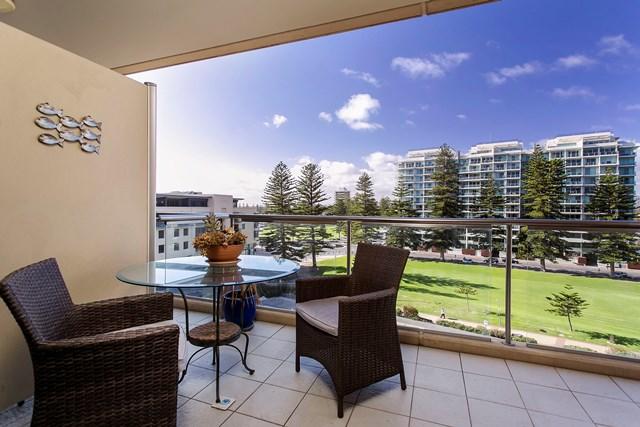 Glenelg Holiday Apartments-Pier - Redcliffe Tourism 6