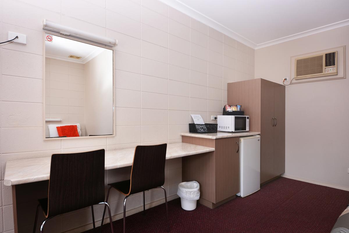 Motel Poinsettia - Port Augusta Accommodation 6