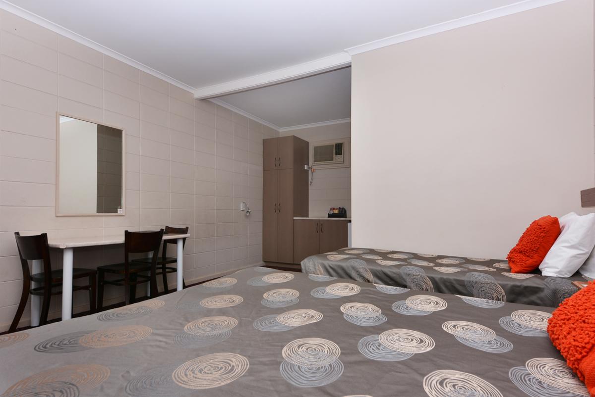 Motel Poinsettia - Port Augusta Accommodation 18