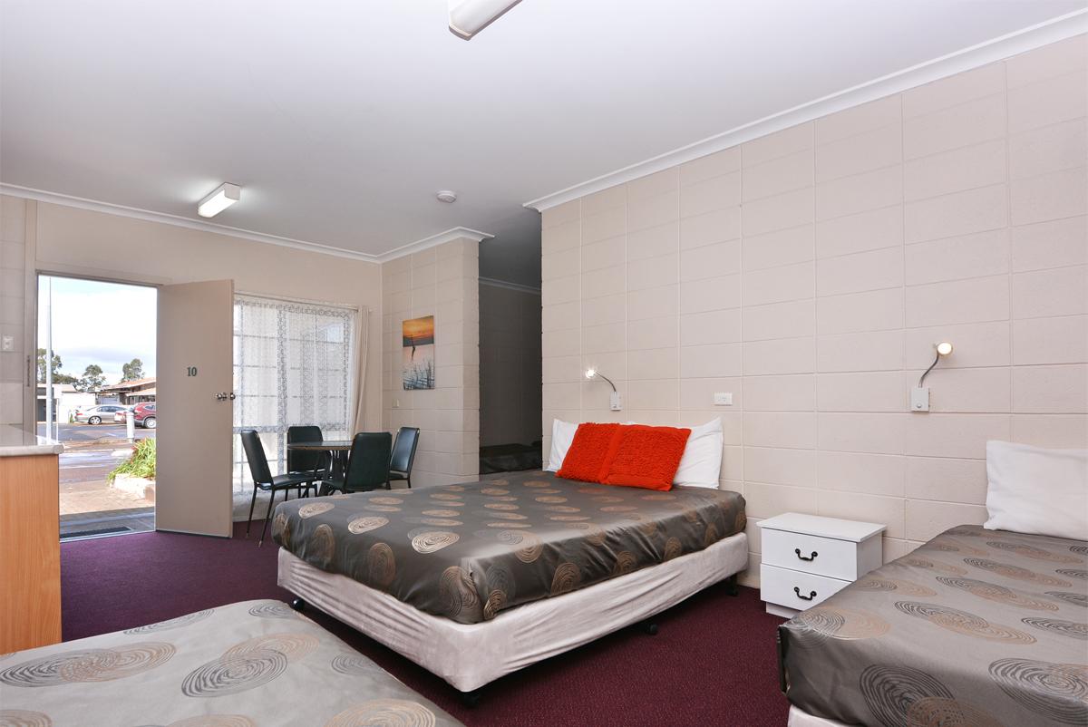Motel Poinsettia - Port Augusta Accommodation 21