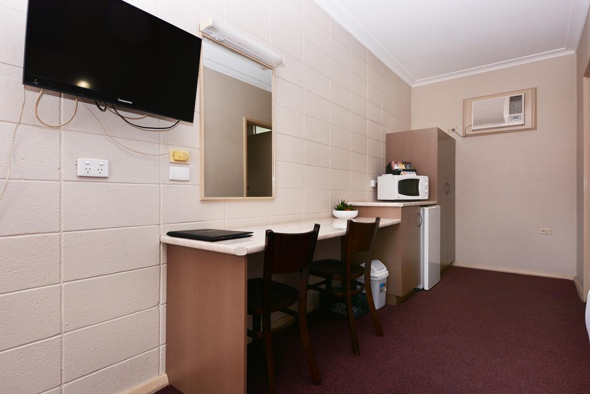 Motel Poinsettia - Port Augusta Accommodation 28