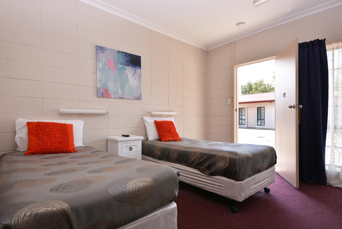 Motel Poinsettia - Port Augusta Accommodation 30