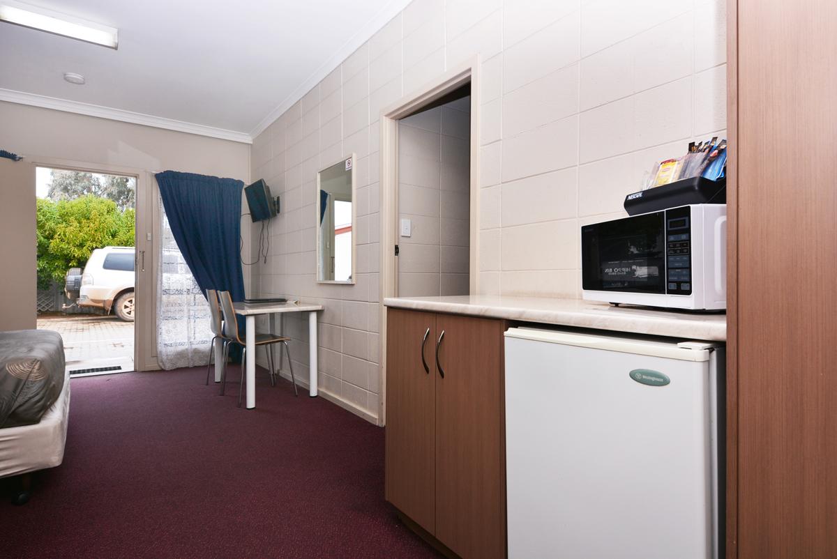 Motel Poinsettia - Port Augusta Accommodation 15