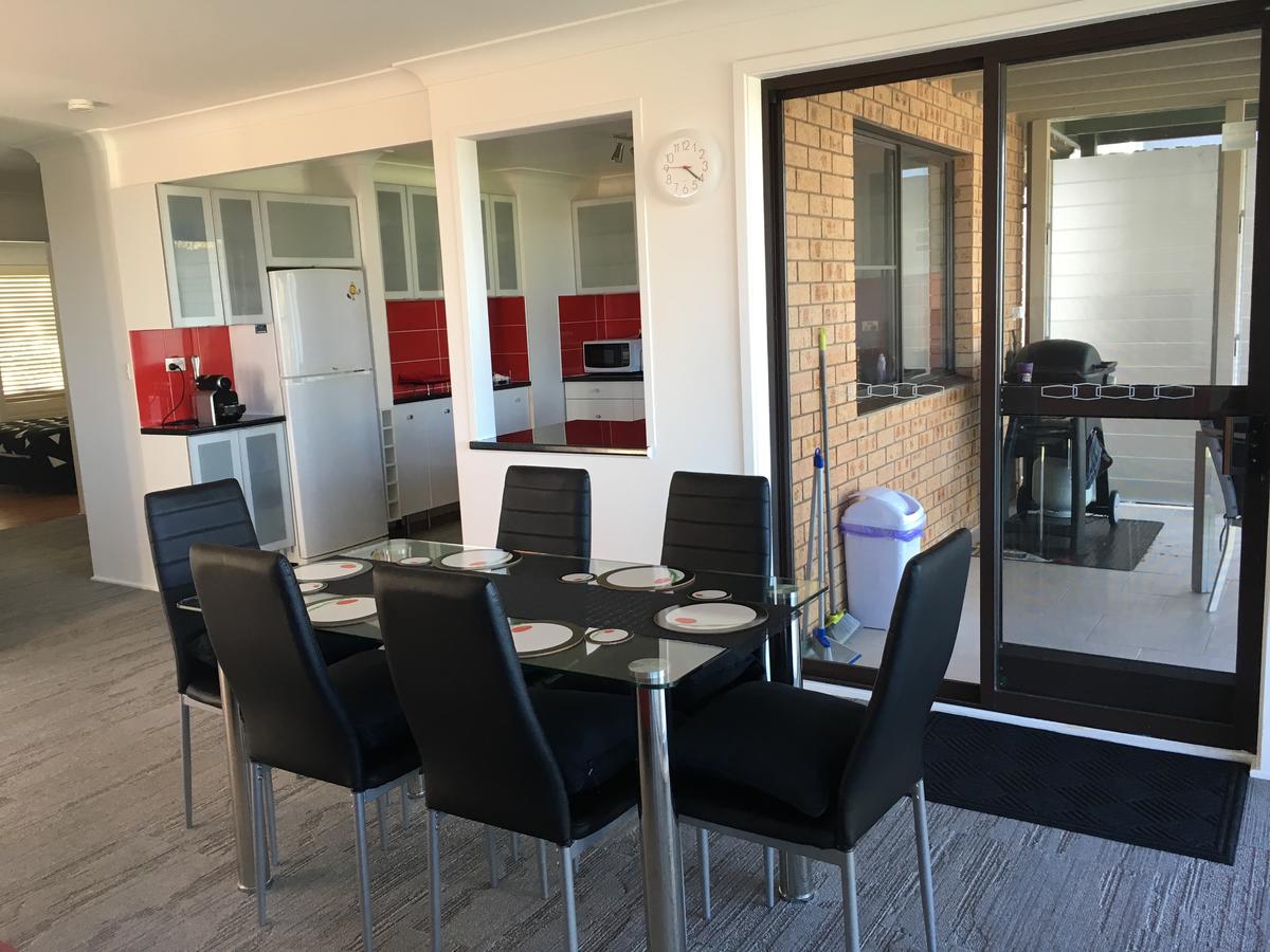 Arena Blanca Holiday Home - Redcliffe Tourism 6
