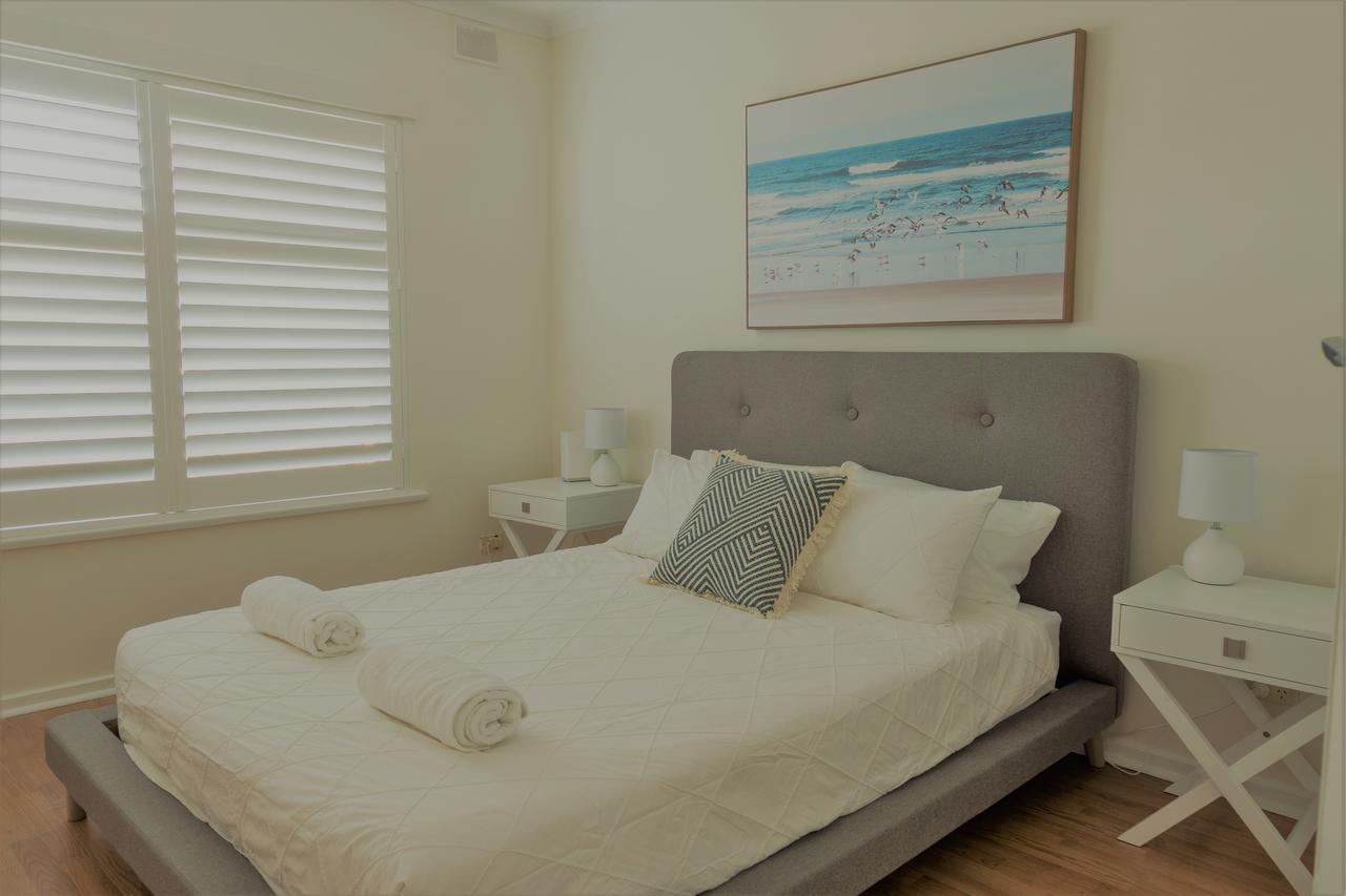 Henley Beach South, Amazing Views, Huge Private Balcony! - Accommodation ACT 1