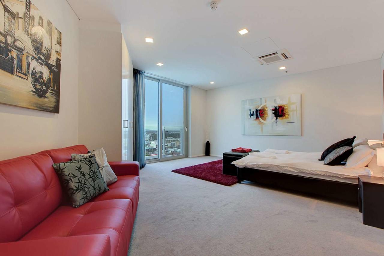 Executive Suite, Incredible Views Of City - Redcliffe Tourism 6