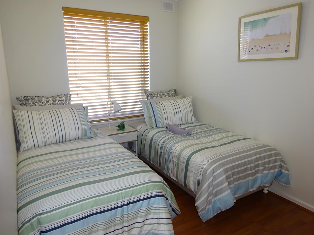 Aurora Holiday Apartment @West Beach - Redcliffe Tourism 10