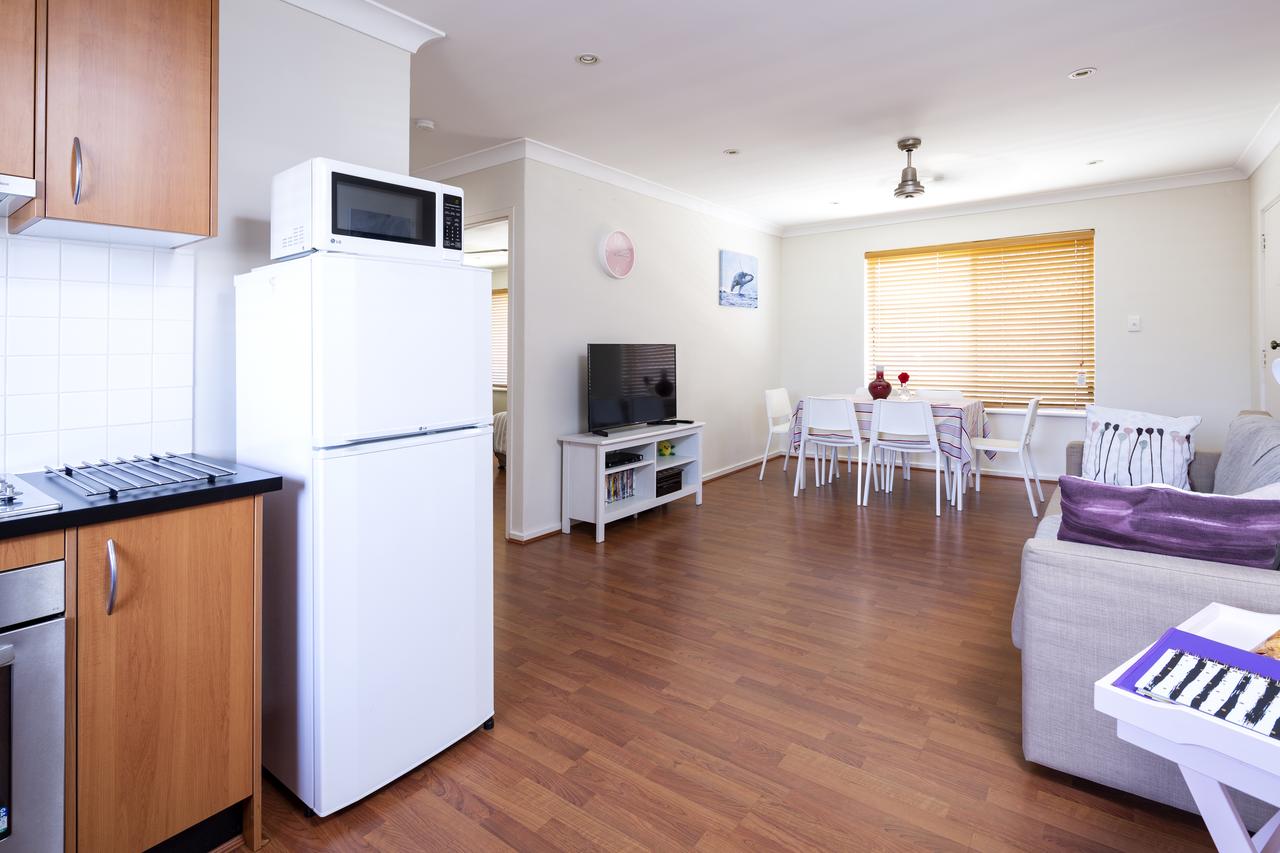 Aurora Holiday Apartment @West Beach - Accommodation ACT 1